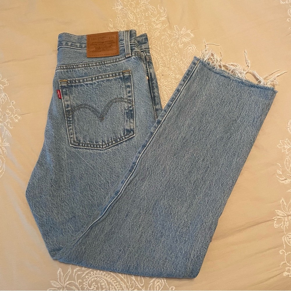 LEVIS WEDGIE STRAIGHT SIZE 27